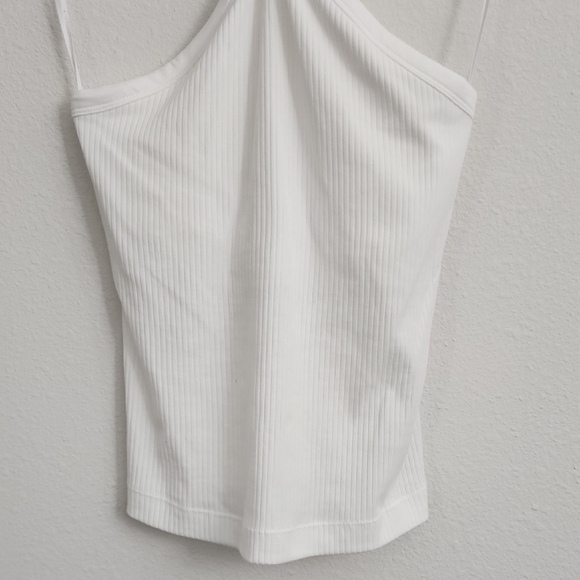 Old Navy White V- Neck Cross-Back Ribbed Tank Top - Picture 3 of 6